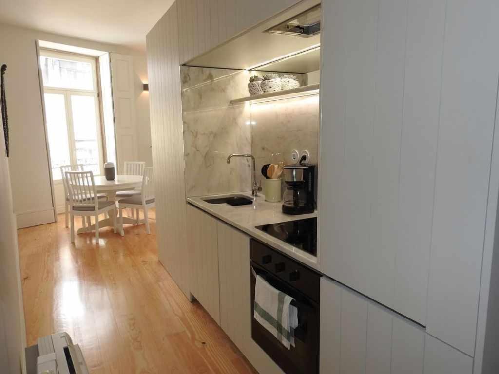 Oporto Delight 1 Luxury Apartment In Historic Center With Balcony Max 4 P מראה חיצוני תמונה